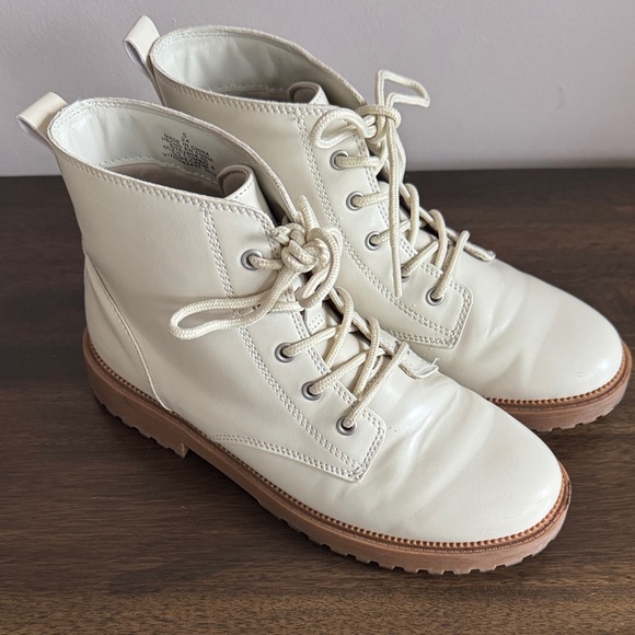 Old Navy Kids Cream Lace-Up Boots - Picture 1 of 5